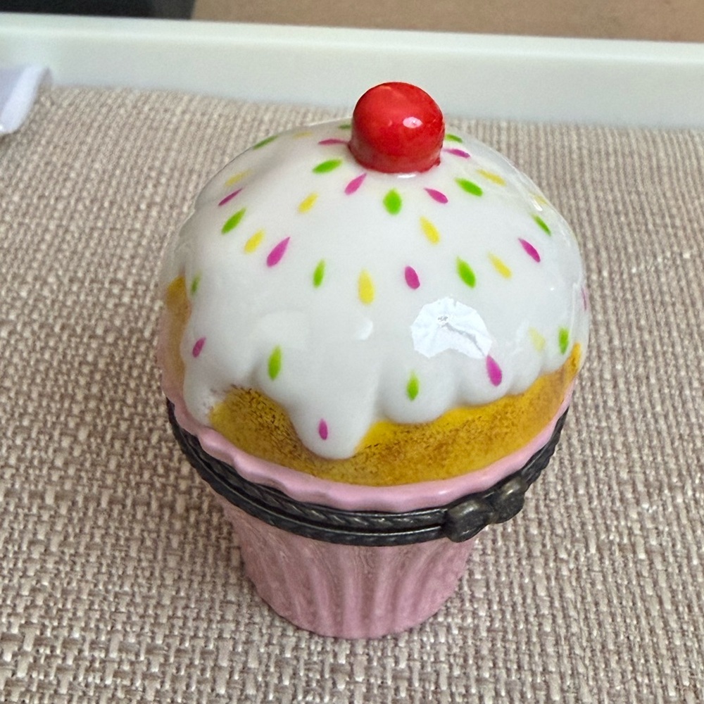 Porcelain Cupcake Trinket Holder